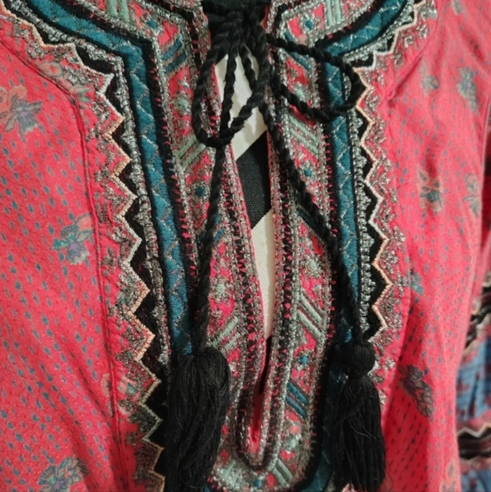 Boho V-Neck Tassel Peasant Top in Coral Mix - Picture 6 of 13